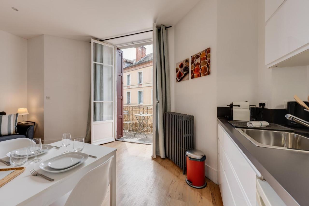 Le Mont Blanc - Charming T1 Ideal For 2 People With Balcony Annecy Bagian luar foto