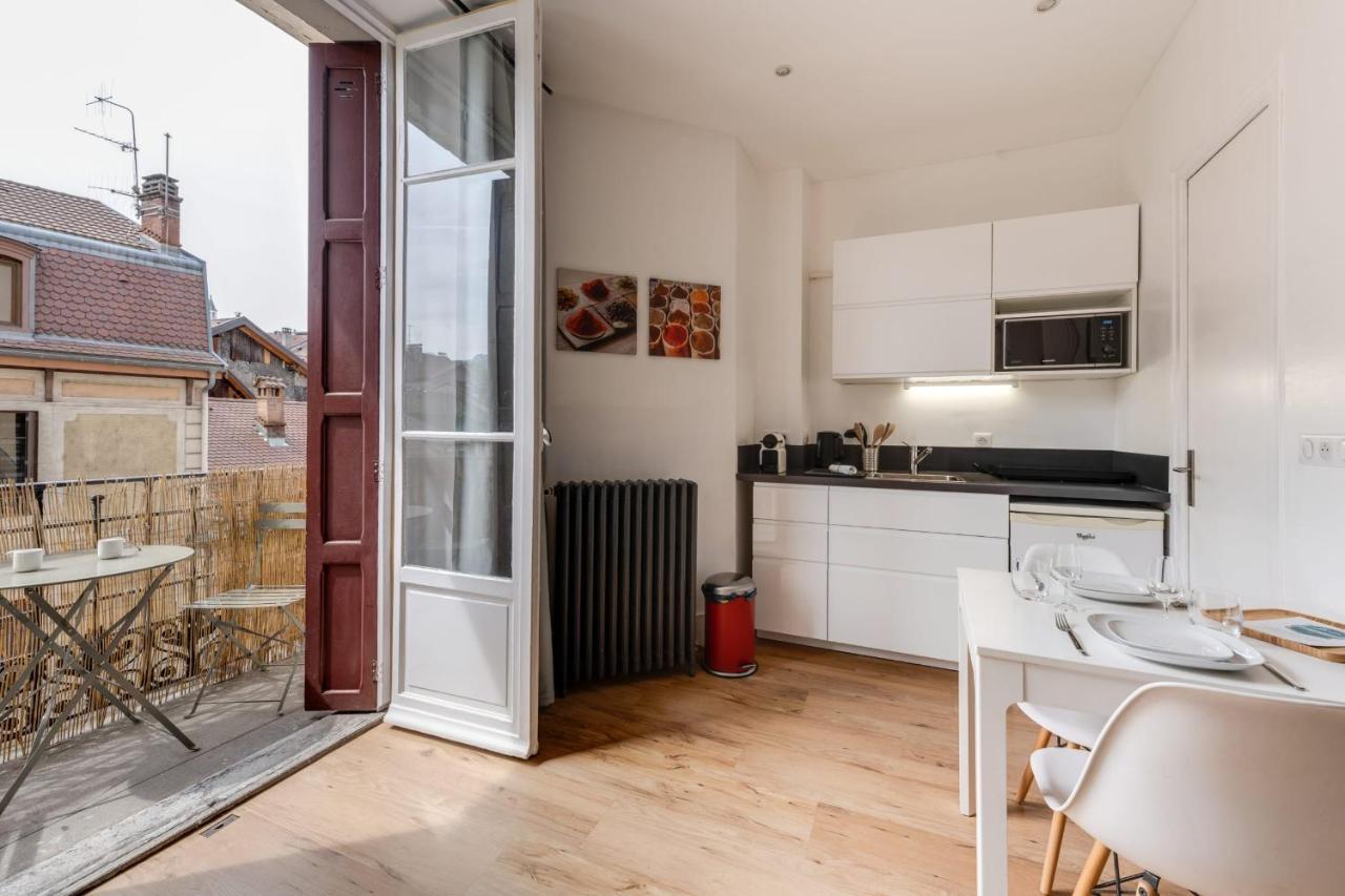 Le Mont Blanc - Charming T1 Ideal For 2 People With Balcony Annecy Bagian luar foto
