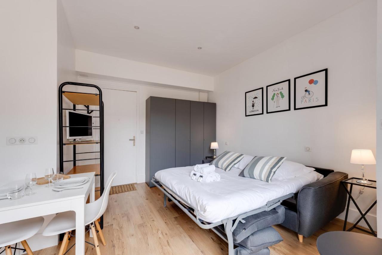 Le Mont Blanc - Charming T1 Ideal For 2 People With Balcony Annecy Bagian luar foto